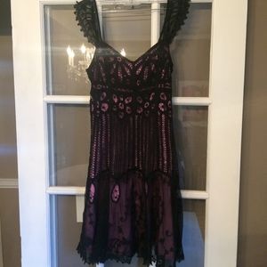 Betsey Johnson lace cocktail dress, Sz 4 (runs sm)